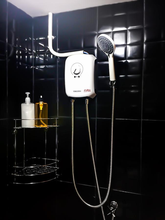 Artistel (Adults Only) Hostel Chiang Mai Bagian luar foto