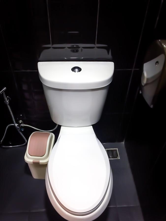 Artistel (Adults Only) Hostel Chiang Mai Bagian luar foto