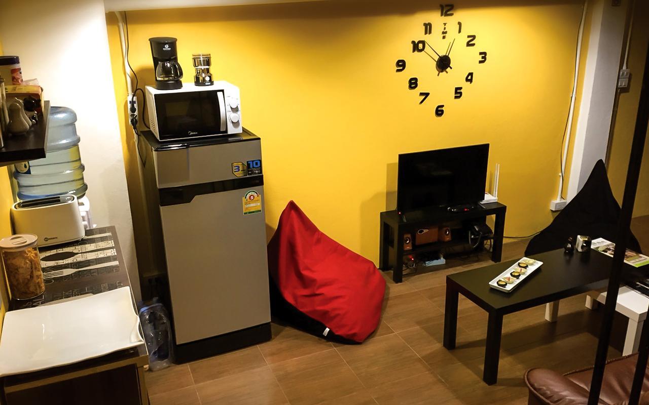 Artistel (Adults Only) Hostel Chiang Mai Bagian luar foto
